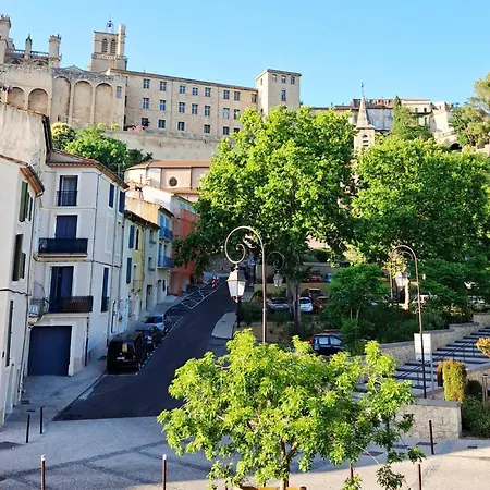 דירה En Entier Avec Vue Imprenable Sur La Cathedrale *